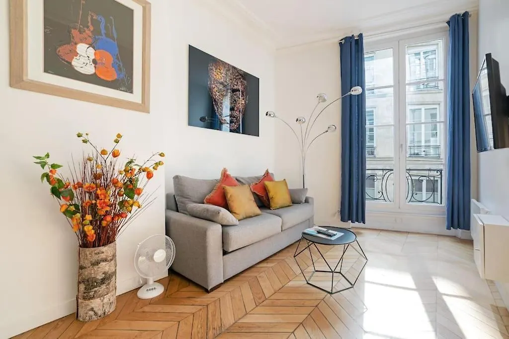 Apartment Luxe 1-br Gem Louvre & Opera Paris
